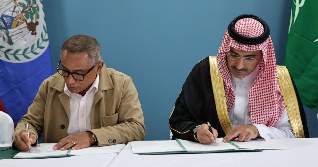 GOB-Signs-Loan-Agreement-for-Solar-Energy-Plant-2.jpeg