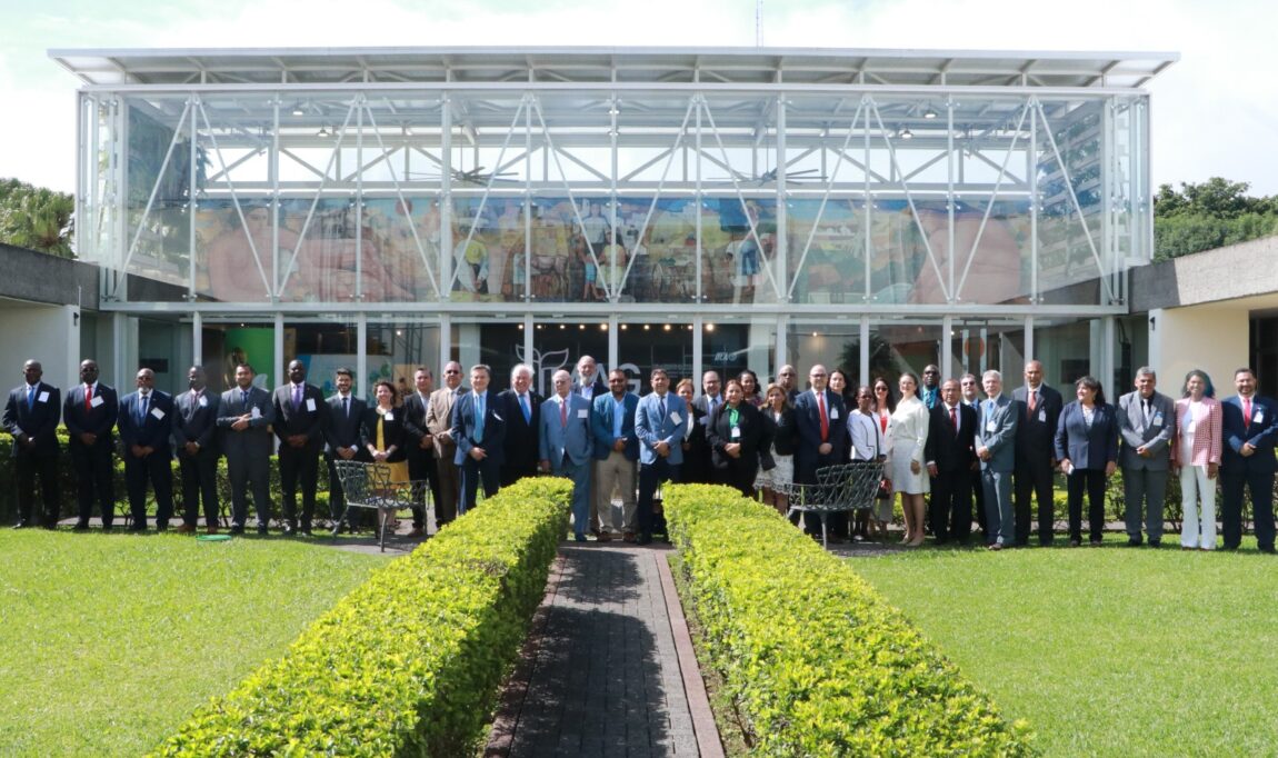 IICA-Costa-Rica-group-photo.jpeg