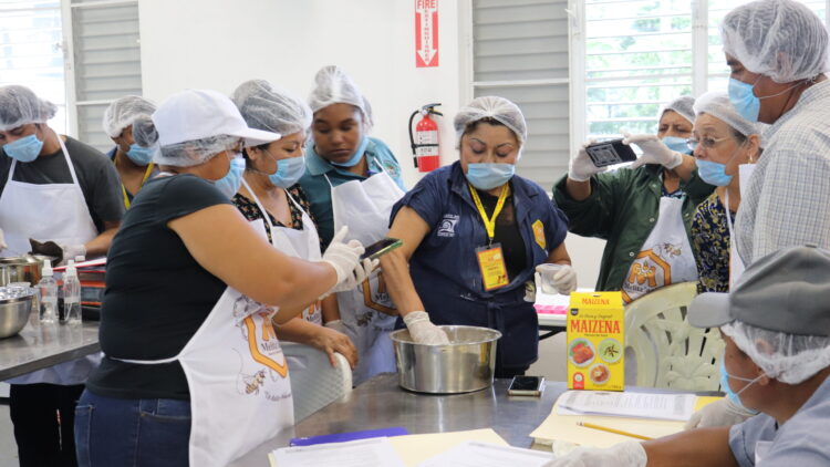 Mexican Bee Cooperative Trains Belizean Honey Producers