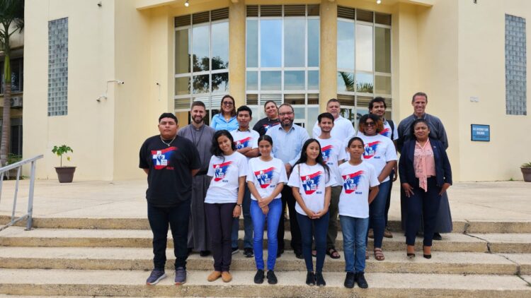 Hon. Henry Charles Usher Meets with Belizean Youths Selected to Attend World Youth Day 2023