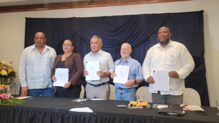 GOB Secures Landmark Agreement to Protect Turneffe Atoll